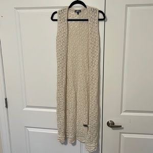 Crochet sleeve-less cardigan